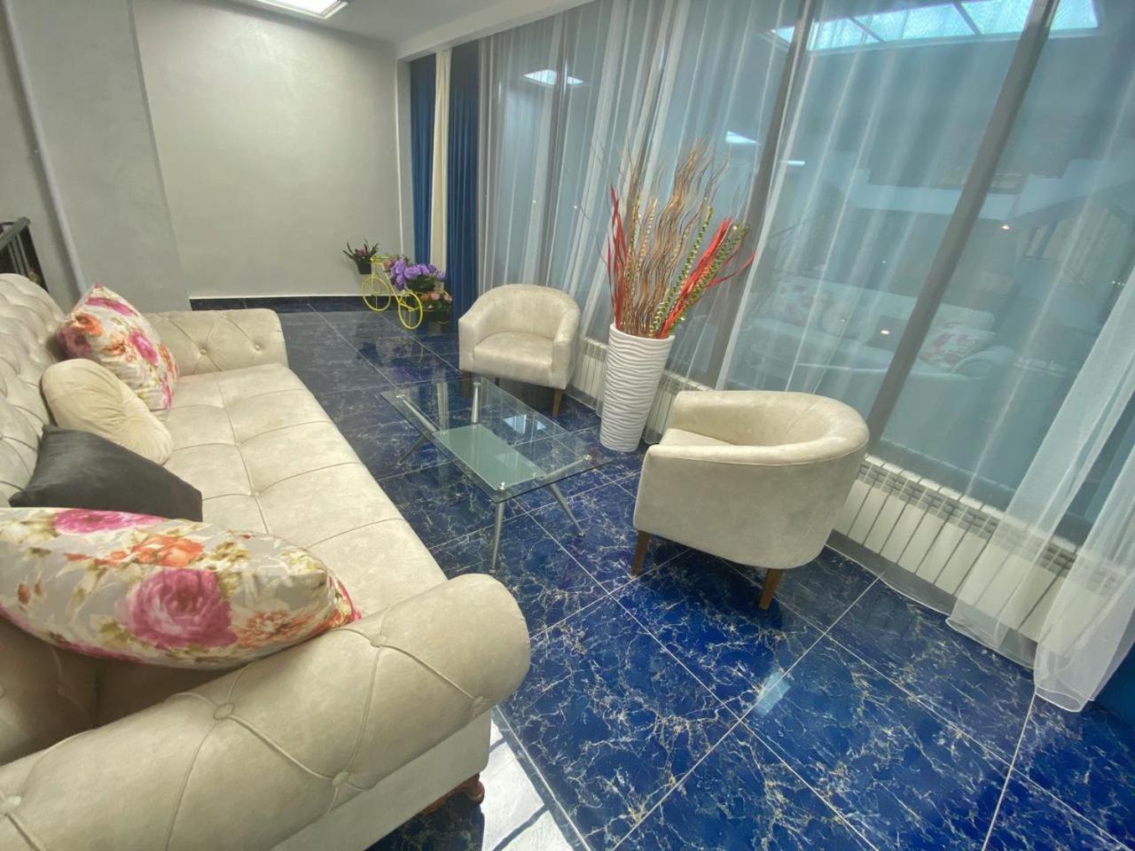 Grand Villa Turkistan Buitenkant foto